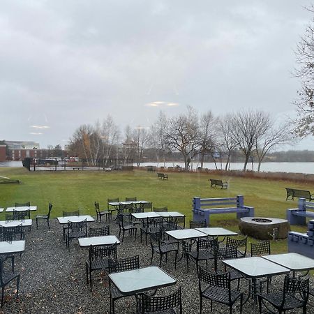 Lakeside Inn Wakefield Exterior foto